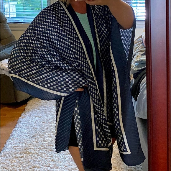 Banana Republic Tops - Elegant Blue & White Satin Shawl